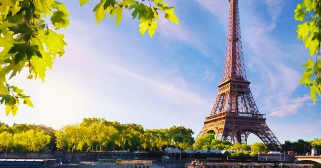 Famous Tourist Attractions You Shouldn’t Miss